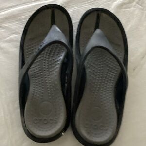 CROCS Black Mens/Women’s Flip Flop Sandals Men’s Size 9, Woman’s Size 11
